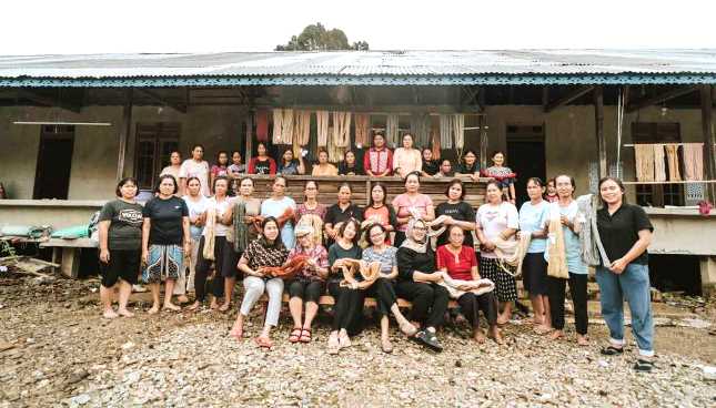 Program Aram Bekelala Tenun Iban dari Yayasan Kawan Lama dan Cita Tenun Indonesia.