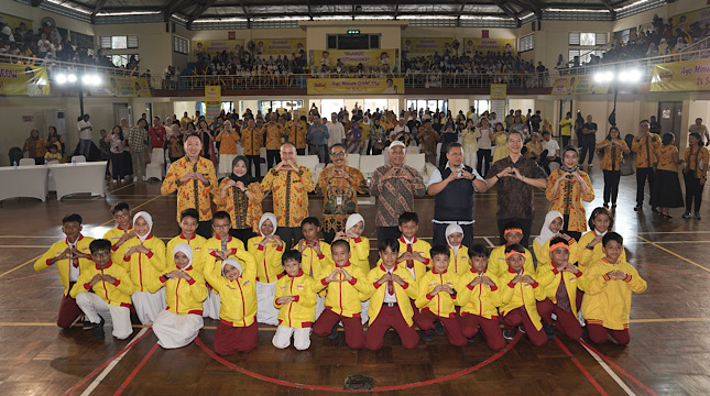 Pembukaan Dancow Indonesia Cerdas di GOR Cipulir, Jakarta