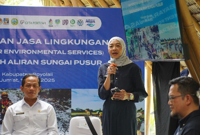Dr. Hanif Faisol Nurofiq, Menteri Lingkungan Hidup/Kepala Badan Pengendalian Lingkungan Hidup Republik Indonesia, mengapresiasi kolaborasi multipihak dalam menjalankan upaya pengelolaan sumber daya air secara berkelanjutan di wilayah sub-DAS Pusur.