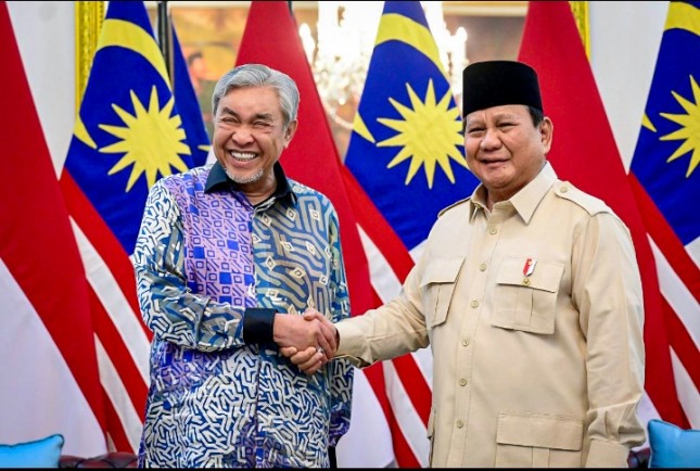 Presiden Prabowo menerima kunjungan kehormatan Wakil Perdana Menteri Malaysia di Istana Merdeka, Pada Selasa, 22 April 2025. (Foto: BPMI Setpres)
