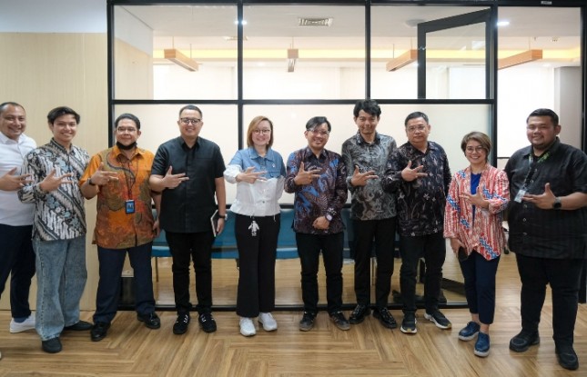 Caption: Wamenekraf Irene Umar audiensi dengan promotor WOW Indonesia bahas dukungan Kemenekraf untuk Konser 25 Tahun Wali Tour Asia sebagai penggerak subsektor musik, Jakarta (22/04/2025).