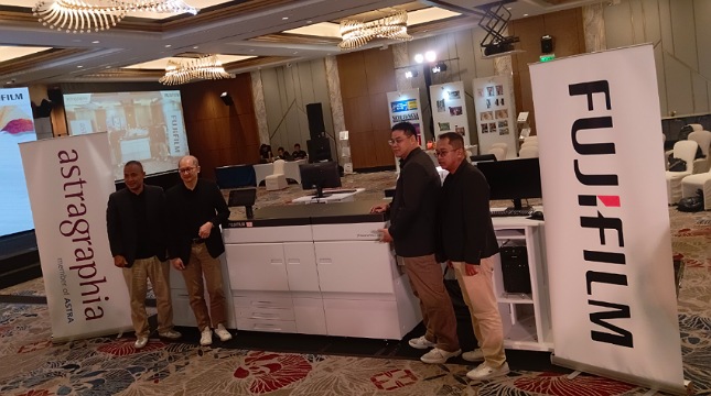 Peluncuran Dua Model the New Generation Revoria Press Series