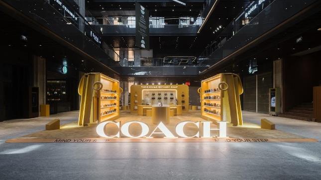 Coach Tabby Shop Kembali Hadir di Jakarta.