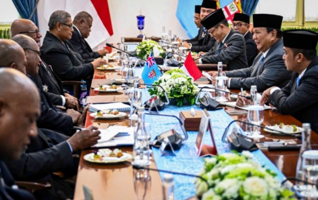 Pertemuan Bilateral antara Presiden Prabowo beserta delegasi dengan Perdana Menteri Republik Fiji beserta delegasi di Istana Merdeka, Jakarta, pada Kamis, 24 April 2025. (Foto: BPMI Setpres)