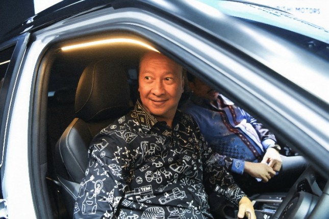 Menperin Agus Gumiwang Kartatsasmita