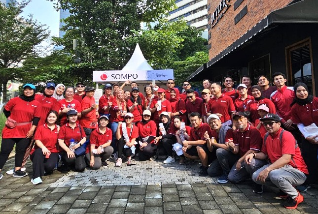 Sejumlah karyawan PT Sompo Insurance Indonesia (“Sompo Insurance”) memeriahkan suasana kegiatan 50 Second Challenges