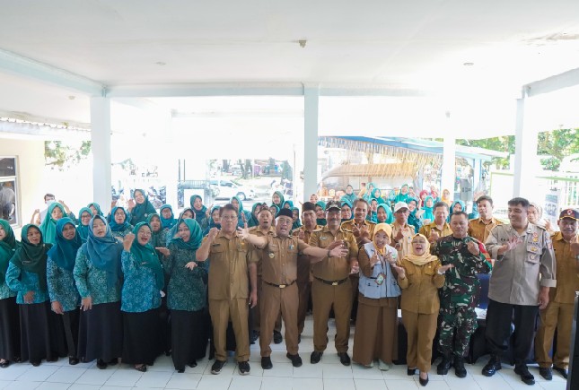 PKK Kecamatan bersama Kadinkes
