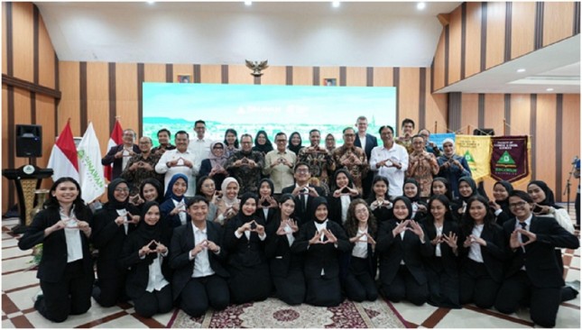Sebanyak 55 tenaga kesehatan profesional yang mengikuti program Binawan Eropa, berupa beasiswa pengembangan karier internasional di Austria. (Foto: Humas Universitas Binawan)