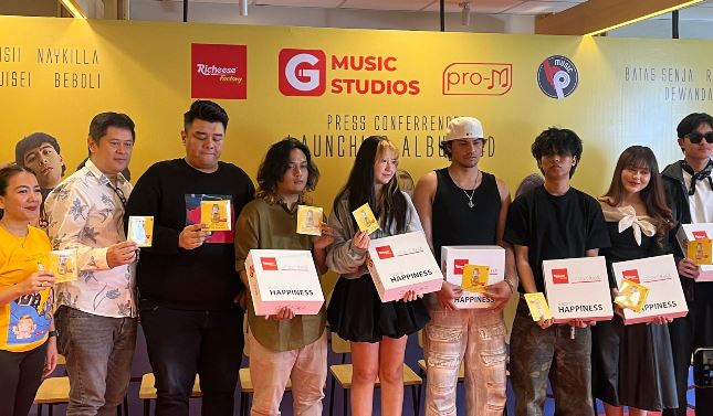 Peluncuran album Honey Sweet Compilation yang eksklusif tersedia di Richeese Factory.