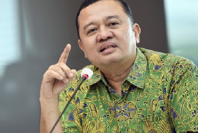 Direktur Jenderal Ekosistem Digital Komdigi, Edwin Hidayat Abdullah, di Jakarta Pusat, Sabtu (17/5/2025), menjelaskan bahwa potongan harga yang dibatasi adalah diskon yang berada di bawah ongkos nyata pengiriman, termasuk biaya kurir, angkutan antarkota, penyortiran, dan layanan penunjang lainnya. Foto: Dok Humas Kemkomdigi