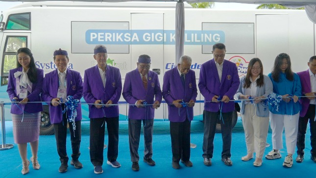 Peresmian Bus Periksa Gigi Keliling di Surabaya, oleh Lion WINGS.