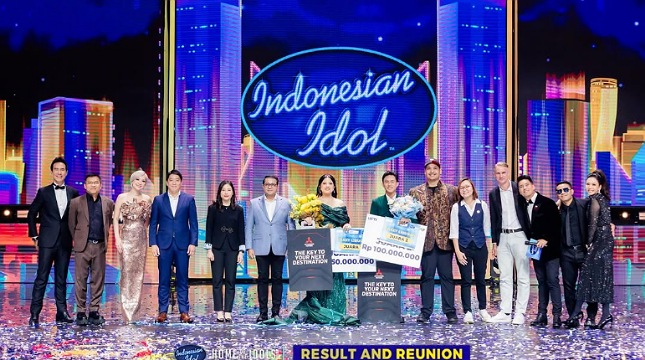 Penyerahan secara simbolis kendaraan Mitsubishi untuk para juara Indonesian Idol Season XIII