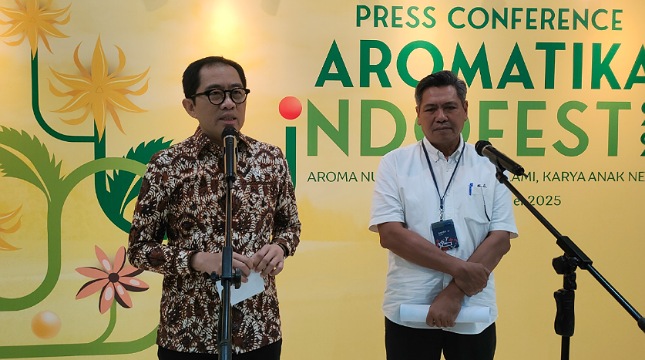 Wakil Menteri Perindustrian (Wamenperin) Faisol Riza bersama Dirjen Industri Agro Kemenperin Putu Juli Ardika