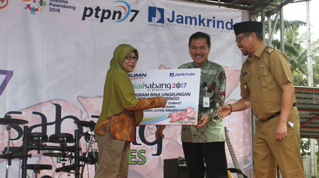 Perum Jamkrindo menahkodai kegiatan bakti sosial yang bertajuk Sail Sabang 2017 di Provinsi Bengkulu bersama dengan sejumlah BUMN seperti PT PLN (Persero), PT Jasa Raharja (Persero) dan PT Perkebunan Nusantara III (Persero) bekerja sama dengan TNI AL
