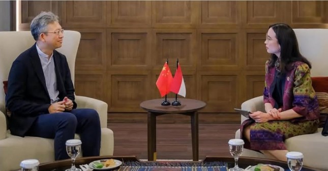 Foto: Perdana Menteri Tiongkok, Li Qiang bersama Menteri Pariwisata, Widiyanti Putri Wardhana.