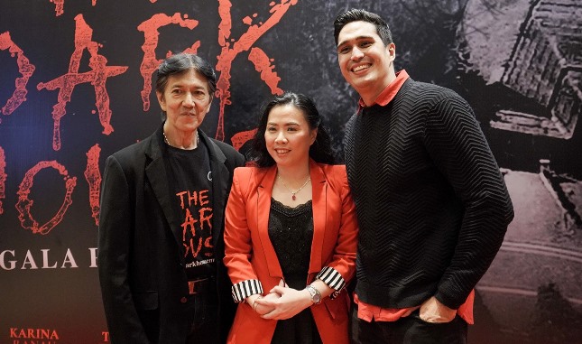 Tim produksi fim The Dark House (dari kiri) sutradara Hans Wanaghi, produser Maria Angelina Sauyana, dan Eksekutif Produser Marcel Chandrawinata.