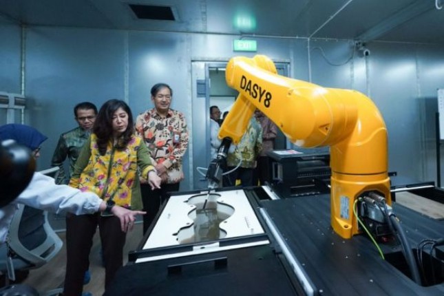 Menteri Komunikasi dan Digital Meutya Hafid usai menyaksikan penandatanganan kerja sama antara Komdigi dan BSN pada Rabu (4/6/2025) menyatakan kerja sama ini menjadi titik krusial dari perjalanan menuju kedaulatan teknologi Indonesia. Foto: Dok Kemkomdigi
