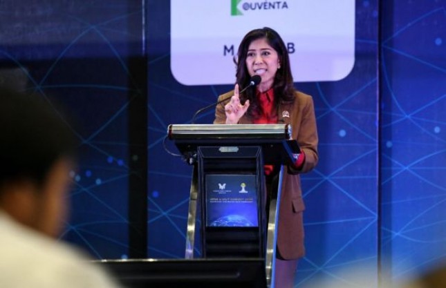 Menteri Komunikasi dan Digital Meutya Hafid dalam acara HIPMI x MVT Connect 2025 bertema "Beyond Limits - AI for Next-Gen Digital Transformation" di Hotel Claro Makassar, Makassar, Sulawesi Selatan, Senin (16/6/2025) mengatakan Dengan tersedianya konektivitas yang memadai, maka teknologi AI dapat dimanfaatkan di berbagai bidang. Foto: Dok Kemkomdigi