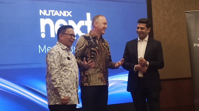 (kiri-kanan) Robert Kayatoe, Country Manager untuk Indonesia, Jay Tuseth, Vice President dan General Manager, Asia Pasifik dan Jepang dan Faiz Shakir, Vice President & Managing Director, India dan ASEAN