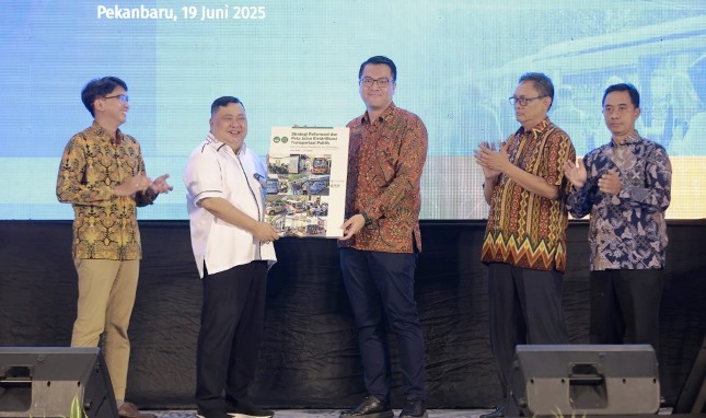 ITDP Bersama Kementerian Perhubungan Republik Indonesia Luncurkan Hasil Studi Reformasi dan Peta Jalan Elektrifikasi Transportasi Publik Perkotaan di Kota Pekanbaru, Kota Surabaya, dan Kota Surakarta