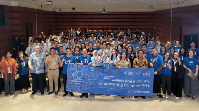 Program edukasi finansial bertajuk “Investing in Youth, Empowering Communities”.