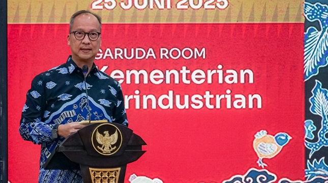 Menperin Agus Gumiwang Kartasasmita