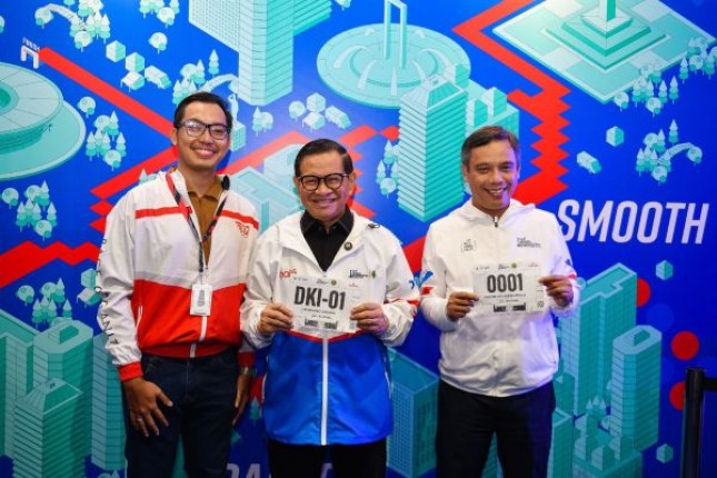 Gubernur DKI Jakarta Pramono Anung dan Direktur Utama BTN Nixon LP Napitupulu beserta jajaran meninjau proses pengambilan race pack dan Race Expo sambil menyapa para peserta dan masyarakat umum yang hadir.