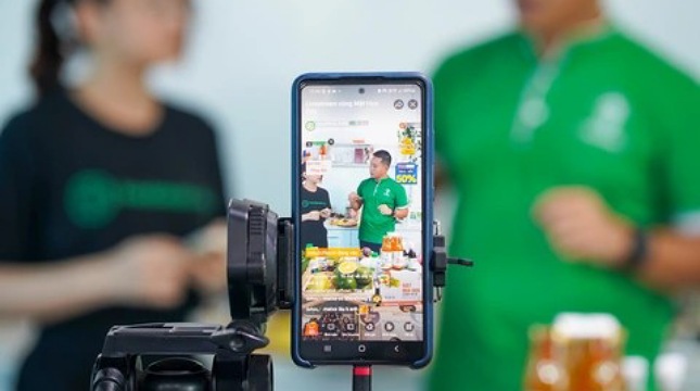 Ilustrasi Live Commerce