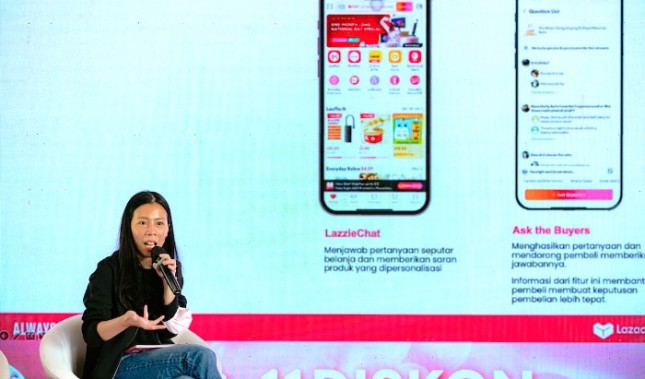 Amelia Tediarjo, Head of Business Growth and Operations Lazada Indonesia membeberkan optimalisasi fitur AI di Lazada.