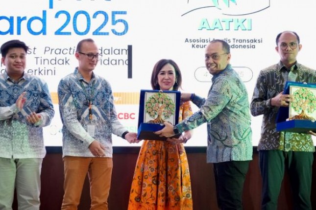 Tegaskan Komitmen untuk Mencegah Pencucian Uang, Pendanaan Terorisme dan Pendanaan Proliferasi Senjata Pemusnah Massal, Danamon Raih Penghargaan di Best Report Awards (BREW) 2025