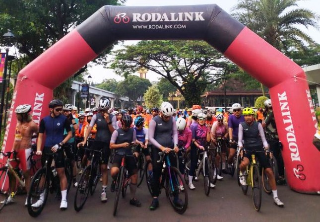 Peluncuran jalur sepeda TMII Loop.