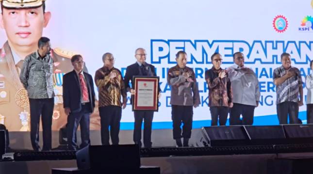 Konfederasi Serikat Buruh International (ITUC) memberikan penghargaan kepada Kapolri Jenderal Listyo Sigit Prabowo.