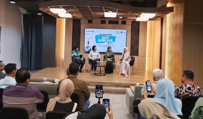 Keterangan Foto: Dompet Dhuafa dan Gramedia menggelar acara konferensi pers berjudul “Muliakan 10.000 Anak Yatim” yang diadakan di Philanthropy Building, Senin (14/7/2025).