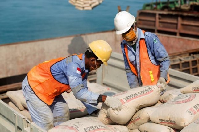 SIG terus memperkuat efektivitas rantai pasok melalui pemanfaatan teknologi AI secara terintegrasi, mulai dari perencanaan distribusi, pemantauan ketersediaan barang, hingga pengiriman produk. Pendekatan berbasis data ini meningkatkan efisiensi operasional dan memastikan produk lebih cepat sampai ke pelanggan dan sebagai bagian dari transformasi digital SIG menuju layanan distribusi yang andal dan berkelanjutan.