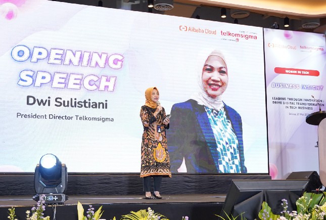Direktur Utama Telkomsigma Dwi Sulistiani saat memberikan sambutan pada acara Women in Tech "Leading Through Innovation: Drive Digital Transformation in Tech Business", pada beberapa waktu yang lalu.