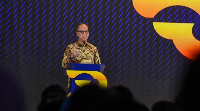 Menperin Agus Gumiwang Kartasasmita saat membuka GIIAS 2025