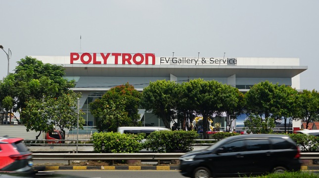 Showroom Polytron 