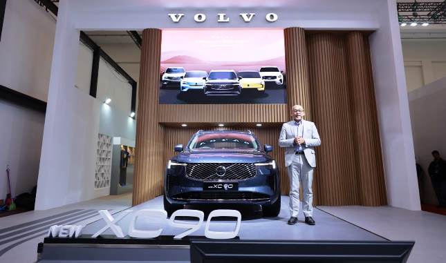 Volvo memamerkan lima model elektrifikasi andalannya di GIIAS 2025.