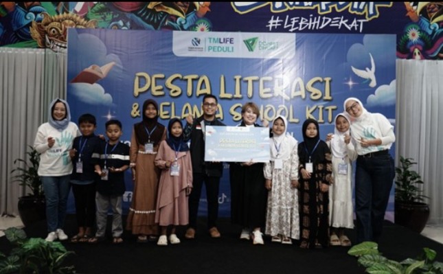 Caption: Dompet Dhuafa bersama Tokio Marine Life Insurance Indonesia (Tokio Marine Life Peduli) menggelar kegiatan “Pesta Literasi & Belanja School Kit” dalam rangka Back to School dalam rangka menyambut Hari Anak Nasional pada 23 Juli 2025.