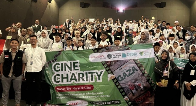 Keterangan Foto: Dompet Dhuafa Yogyakarta berkolaborasi dengan Beramal Bersama dan Komunitas Pelajar Peduli (KPP) kembali menggelar CineCharity #7, sebuah kegiatan nonton bareng film inspiratif Hayya 3 yang menjadi bagian dari upaya menghadirkan hiburan edukatif, kebahagiaan, dan semangat bagi anak – anak yatim dan dhuafa.