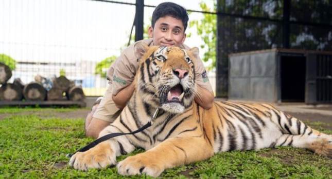 Alshad Ahmad dan harimau kesayangannya.