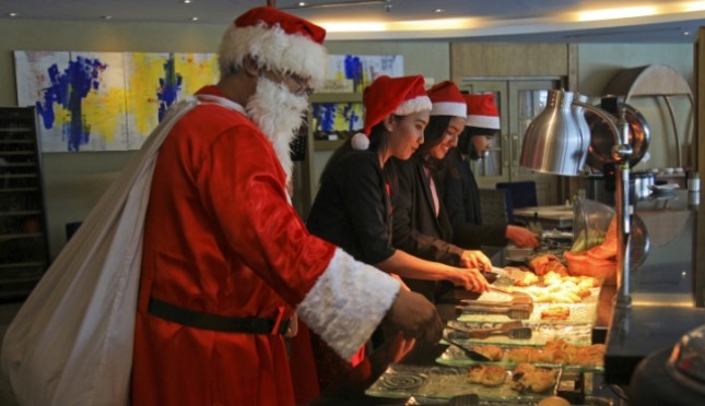 Dinas Kebudayaan dan Pariwisata (Disbudpar) Kota Bandung mencatat, tingkat okupansi hotel saat libur Natal dan tahun baru 2018 sudah mencapai 100 %.