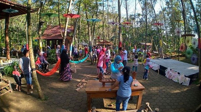 Pasar Karetan Radja Pendapa Desa Segrumung, Meteseh, Boja, Kendal, Jawa Tengah (Jateng) (Foto:pasarkaretan/Instagram)