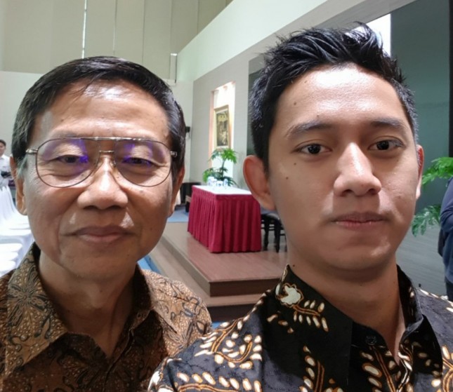 Founder President University SD Darmono bersama Founder RuangGuru (dok INDUSTRY.co.id)