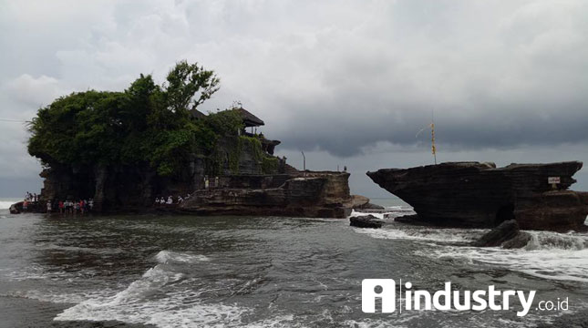 Destinasi Wisata Pura Tanah Lot, Bali (Foto: Rizki Meirino/Industry.co.id)