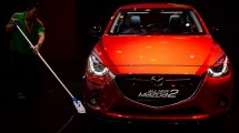 Mobil Mazda dalam pameran Gaikindo. (Dimas Ardian/Bloomberg)