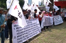 Aksi Massa F-MaKI saat kunjungi KPK