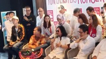 Abdee Slank bersama musisi dan seniman memberikan keterangan pers tentang Konser Putih Bersatu tanggal 13 April mendatang
