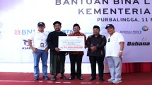 PT Asabri (Persero) Menyerahkan Bantuan Renovasi Sarana Ibadah
