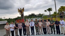 Kepala Badan Karantina Pertanian, Ali Jamil, PhD dan Kepala Karantina dan Keamanan Pangan Sarawak, Gasing Anak Nyalu